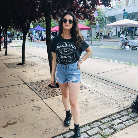 Meet your Posher, Emily - Picture 2 of 6